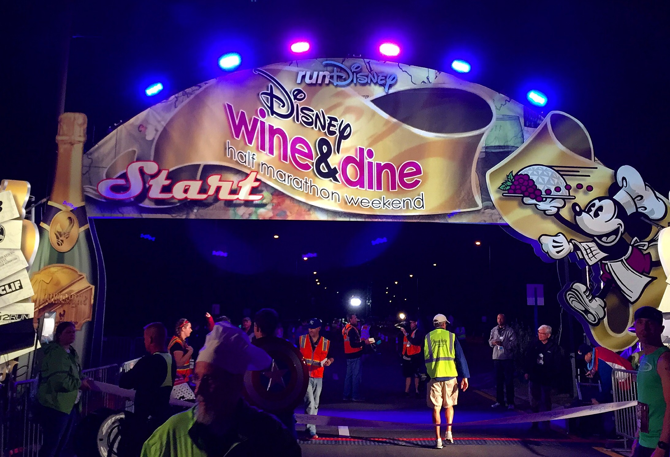 2014 Wine and Dine Half Marathon starting line